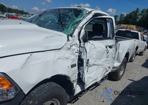 2021 Ram 1500 Classic Tradesman 4X4 6'4 Box из США, поврежденный, VIN 3C6JR7AT4MG641110